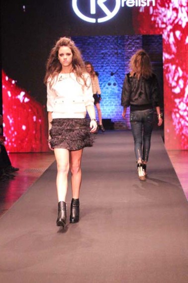 2-fashion-sisters-relish-fashion-show